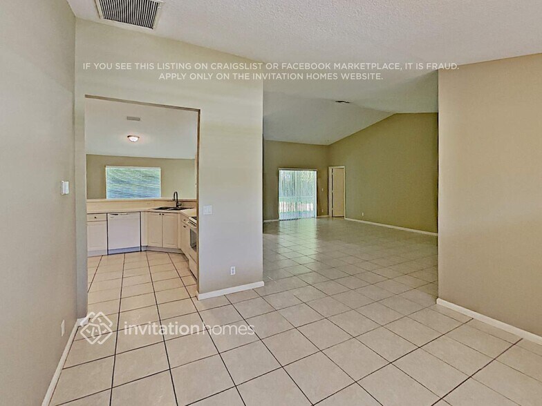 Building Photo - 13750 Lilac Pl