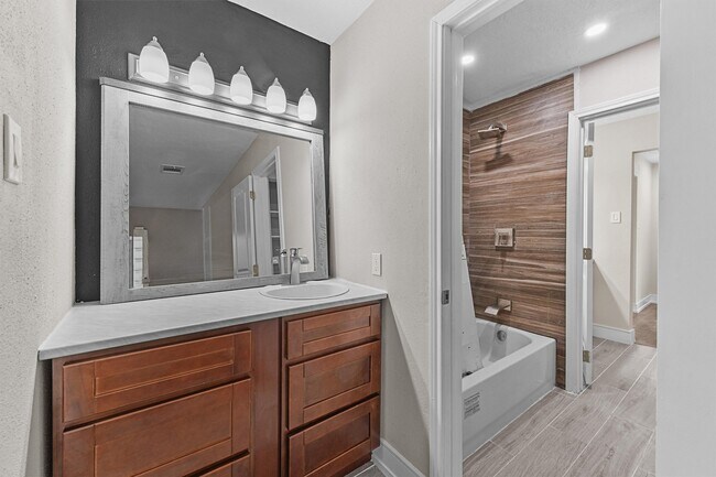 Building Photo - 16026 Beechnut St