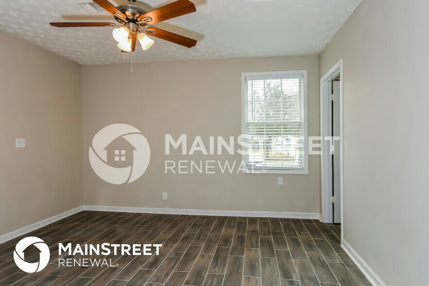 Building Photo - 3715 Meadowview Dr