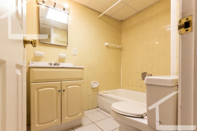 Building Photo - Beautiful newly renovated unit in Allston close to public transportation available NOW!