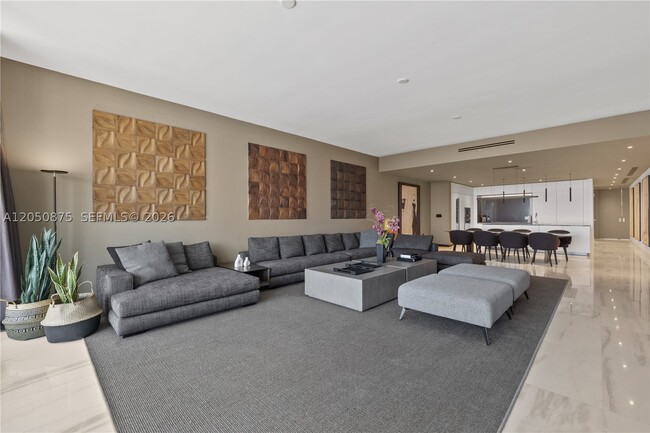Building Photo - 300 Biscayne Blvd
