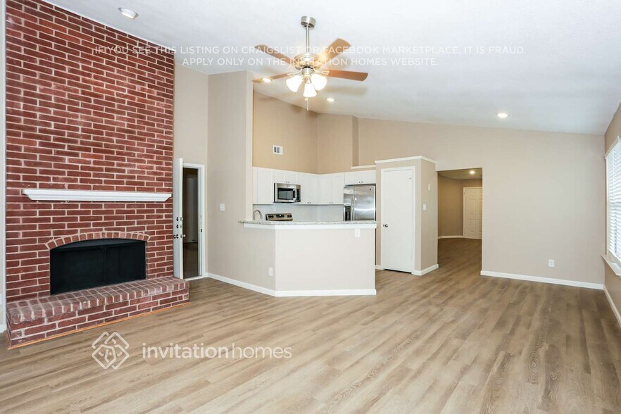 Building Photo - 526 Sims Dr