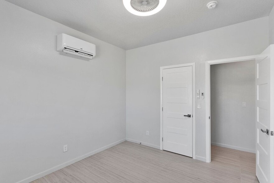 Building Photo - 24548 Ledbury Rd