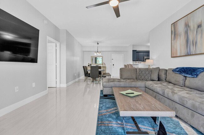 Building Photo - 802 W Windward Way