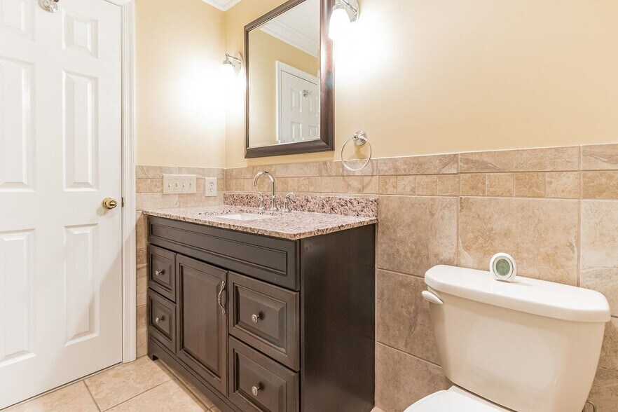 Building Photo - 48 Stonehurst Ct