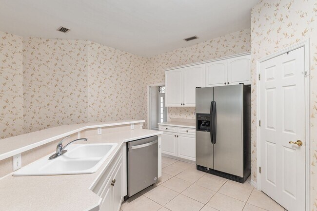 Building Photo - 7013 NW 50th Terrace