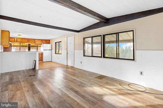 Building Photo - 1 N Duke St