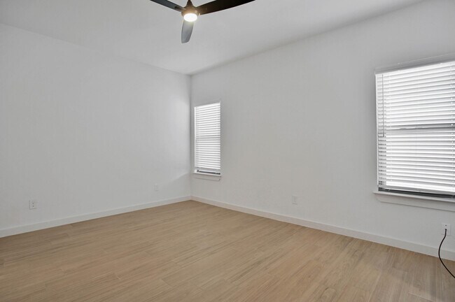 Building Photo - 5806 Virginia Ave