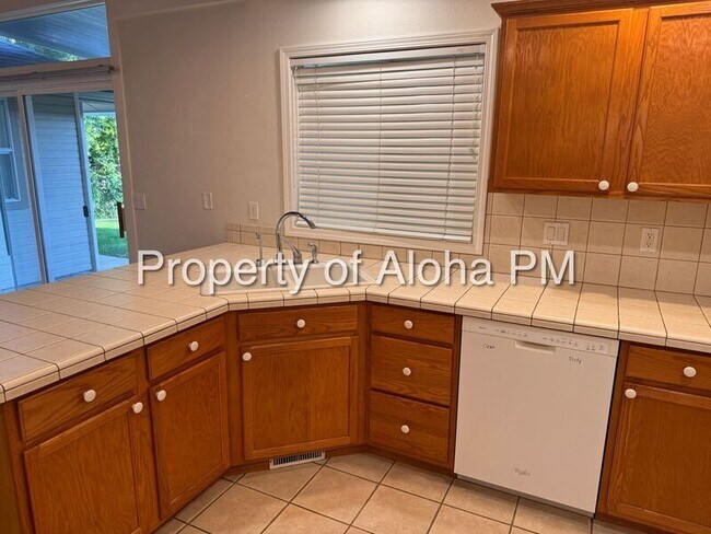 Building Photo - 3048 W Kendrick St