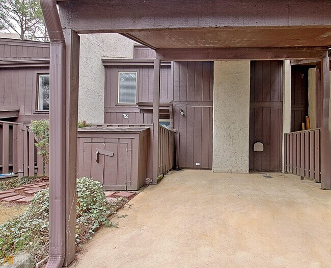 Building Photo - 72 Cobblestone Creek