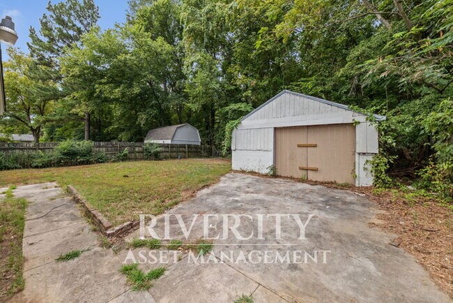 Building Photo - A Must See!!!!! Section 8 Friendly & Ready...