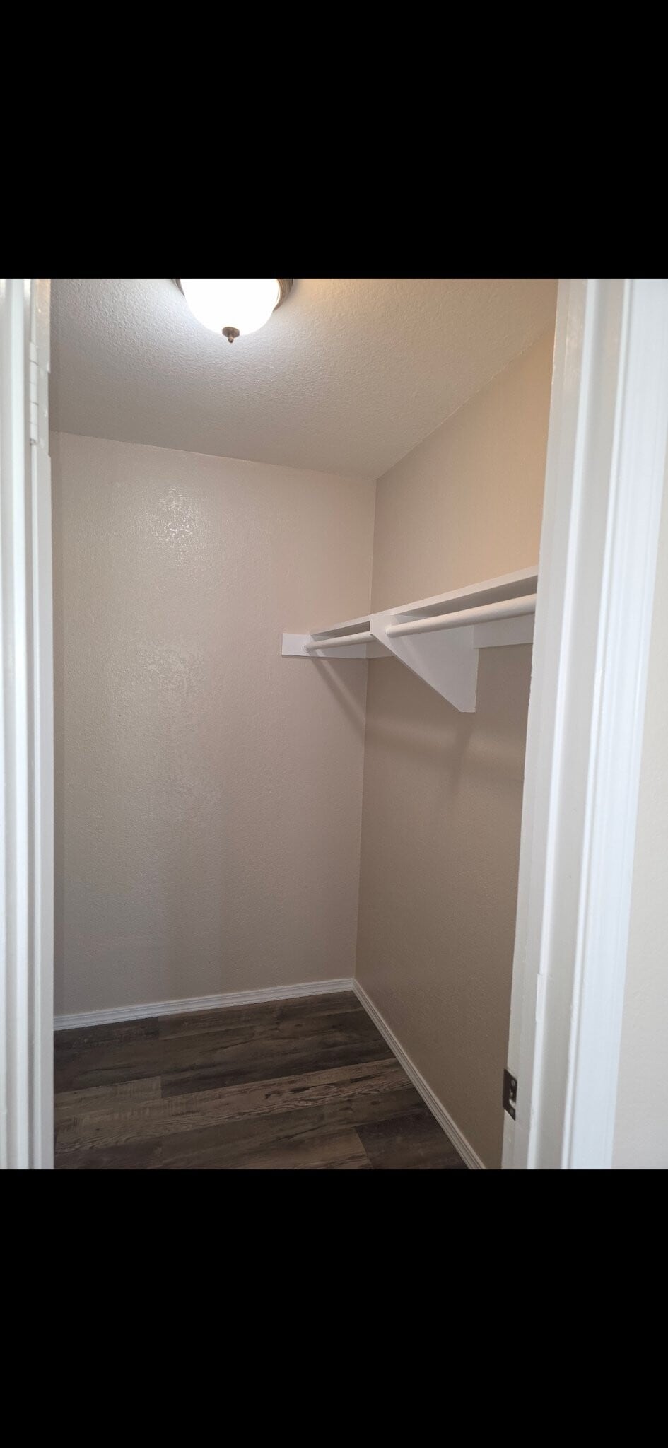 Building Photo - 5917 Streamview Dr