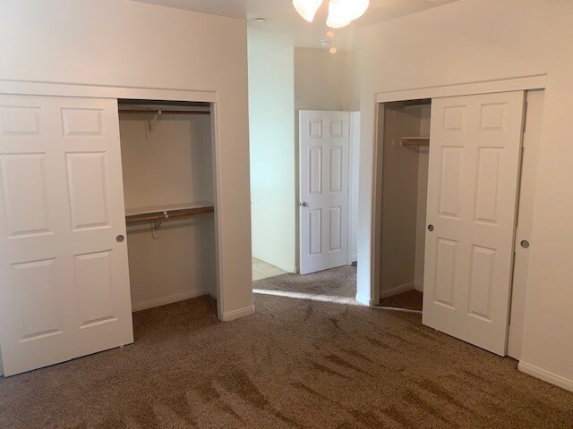 Building Photo - 3223 Park Meadows Dr