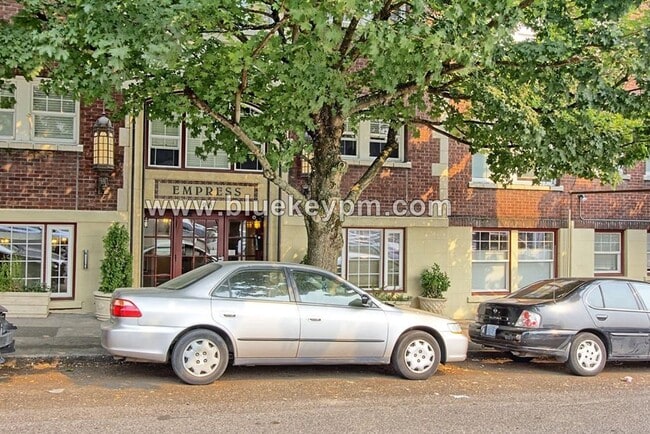 Building Photo - Pearl District Studio Condo in Historic Empress Hotel