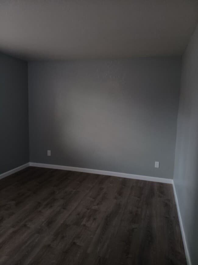 Building Photo - This Gem Of A House is Ready For You!