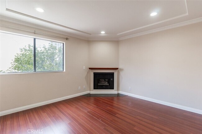 Building Photo - 14631 Dickens St