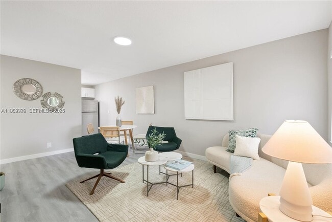 Building Photo - 500 SE 22nd St