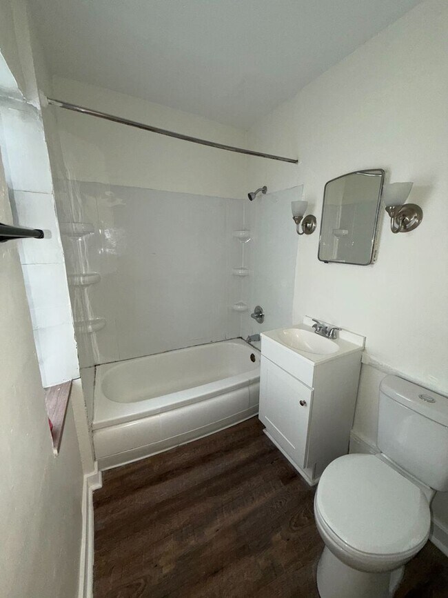 Building Photo - 171 S 17th St