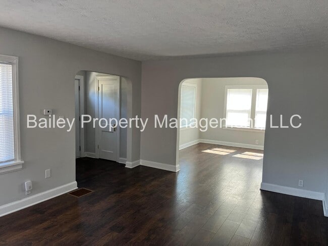 Building Photo - 5710 Barrett Ln