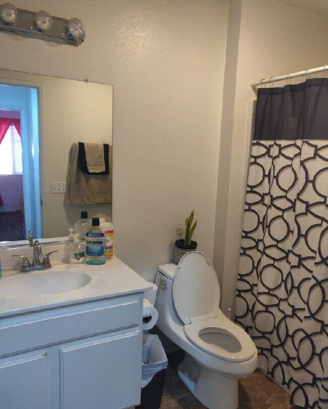 Building Photo - 240 Morongo Dr