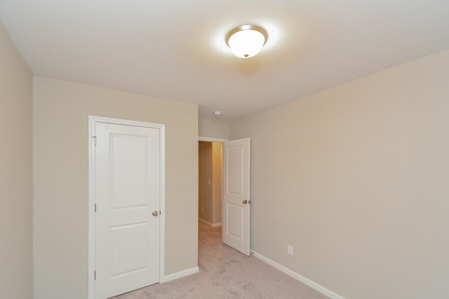 Building Photo - 340 Stone Arbor Wy