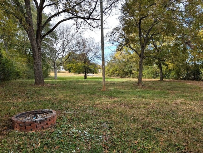 Building Photo - Cozy Ranch Style Home Located in Lancaster...