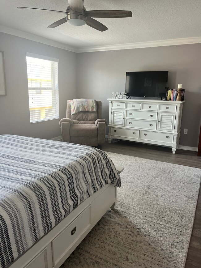 Building Photo - 2819 Lantern Hill Ave