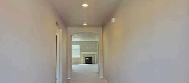 Building Photo - 544 SE Casting St