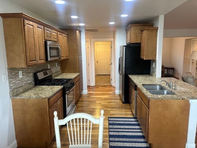 Building Photo - 3 Bed, 2 Bath, # Car Garage Home!