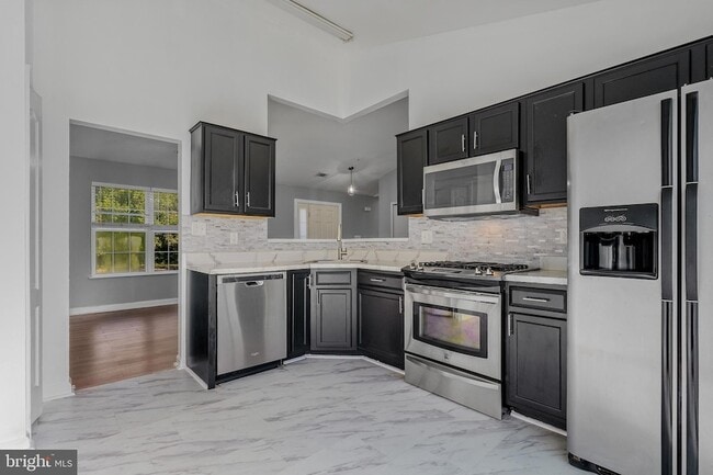 Building Photo - 9503 Fletcher Ave