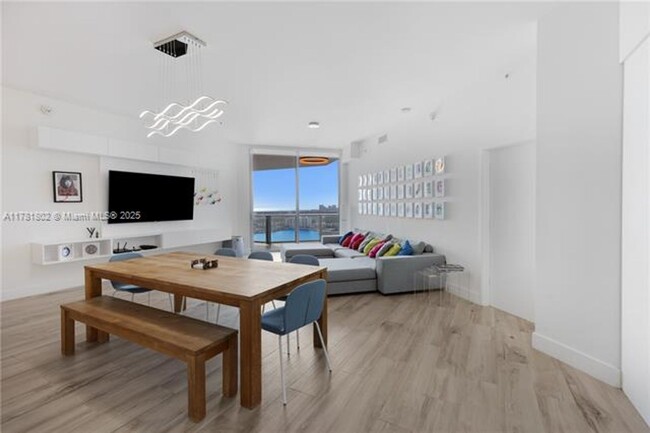 Building Photo - 17111 Biscayne Blvd