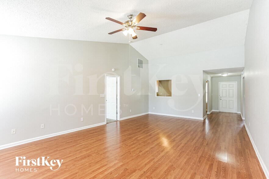 Building Photo - 15572 Dry Creek Rd