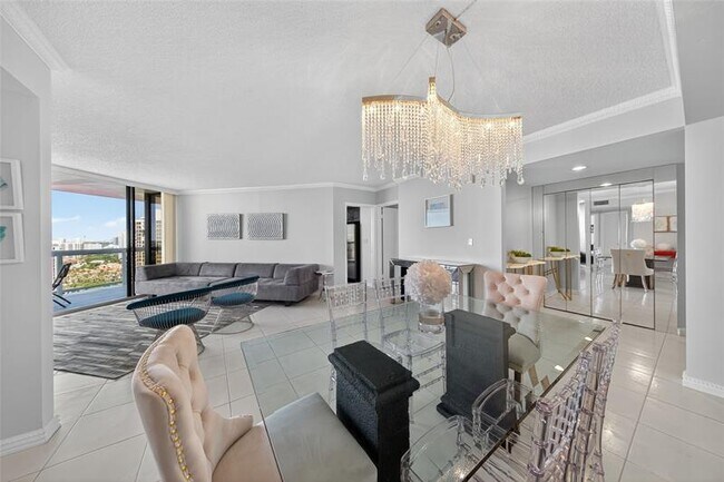 Building Photo - 20185 E Country Club Dr