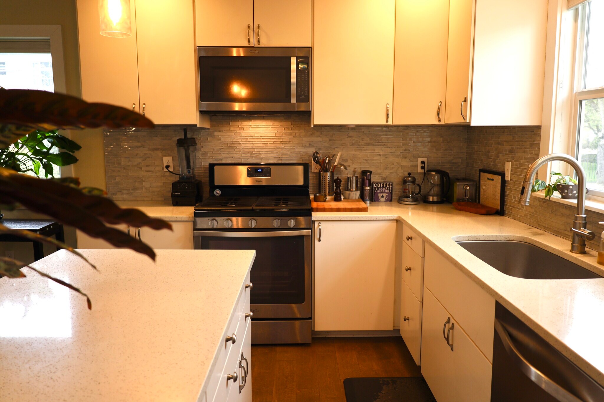 Building Photo - 712 SE 42nd Ave