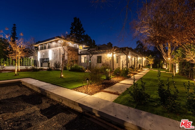 Building Photo - 1095 Chula Vista Pl