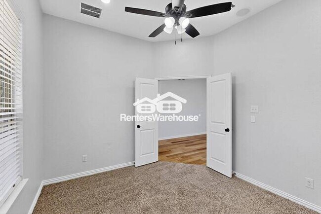 Building Photo - MOVE IN READY - 4BED/3BATH - LITTLE ELM, T...
