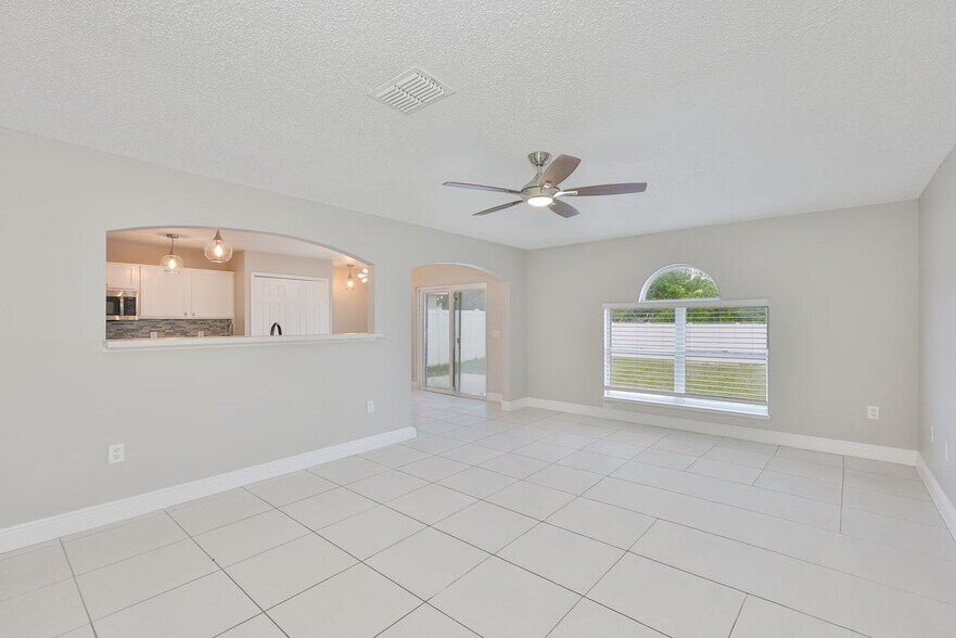 Building Photo - 10505 Opus Dr