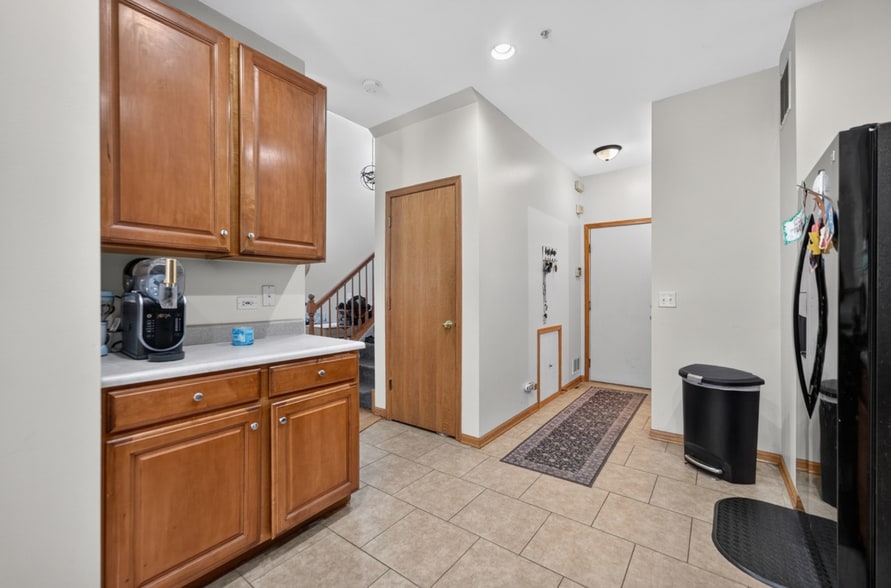 Building Photo - 949 Tanager Ct