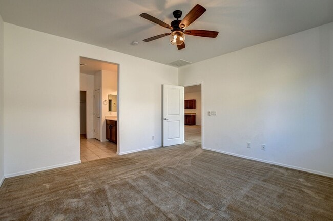 Building Photo - 3 bedroom 2 bathroom home in Saddlewood