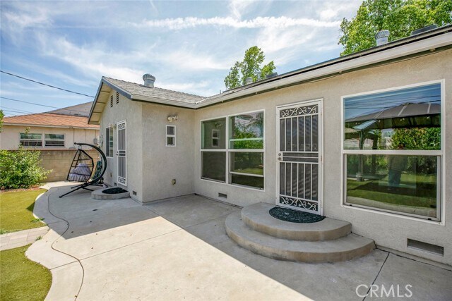 Building Photo - 10430 Langdon Ave