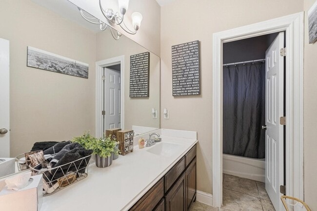 Building Photo - 4610 Sierra Sunset