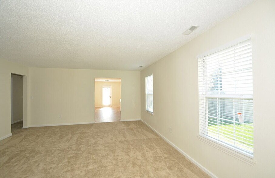 Building Photo - 15224 Fawn Meadow Dr