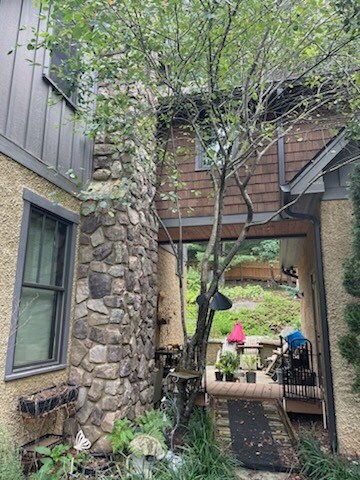 Building Photo - 33 Hoyt Rd