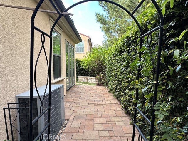 Building Photo - 111 Island Coral