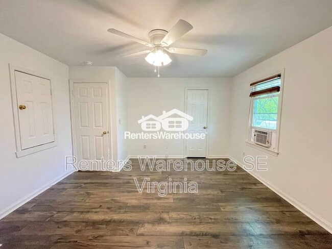 Building Photo - 411 Linkenborough Dr