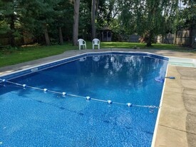 Building Photo - 261 Upper Ferry Rd