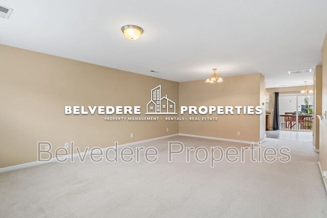 Building Photo - 39 Ackland Dr