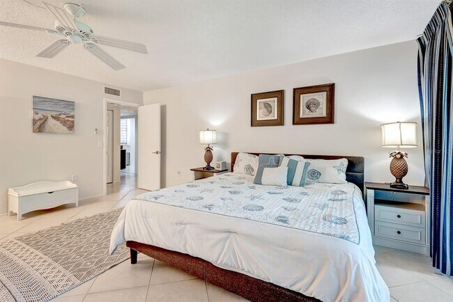 Building Photo - 131 Wild Palm Dr