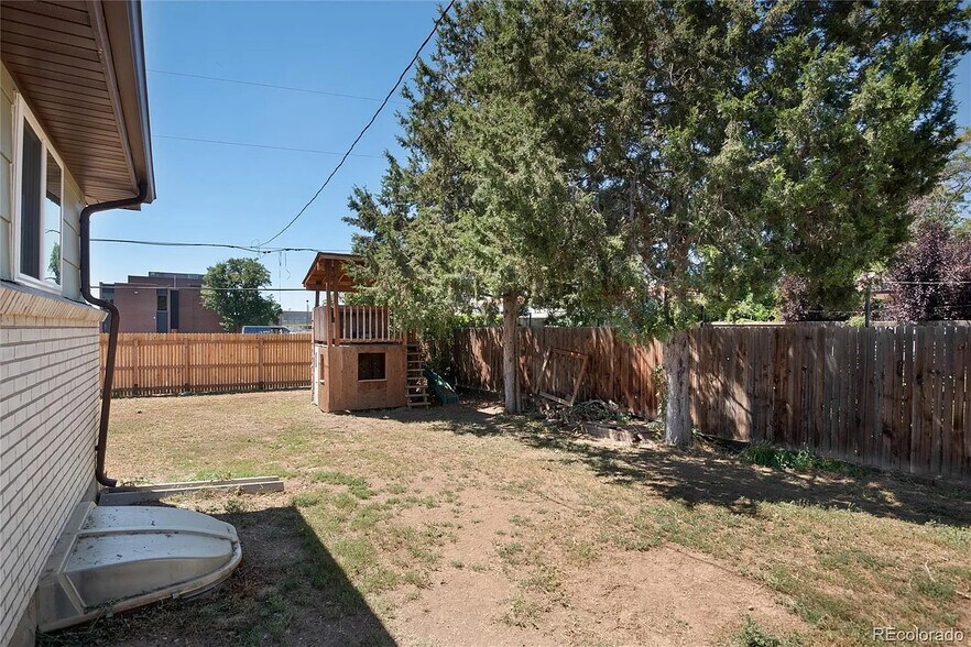 Building Photo - 7520 W Bails Ave