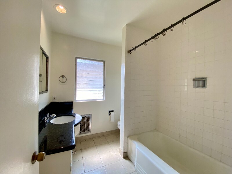 Building Photo - 947 12th St